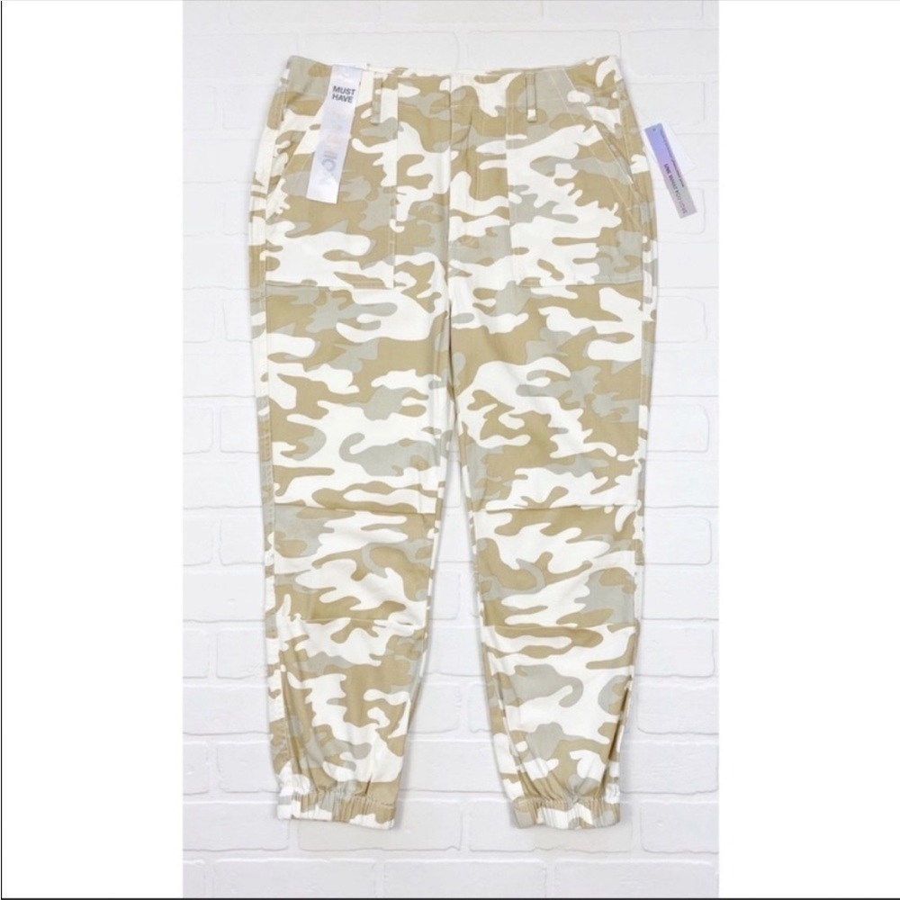 Tinseltown Camouflage Jogger Utility Cargo Crop Pants Tan Cream Size 9/29